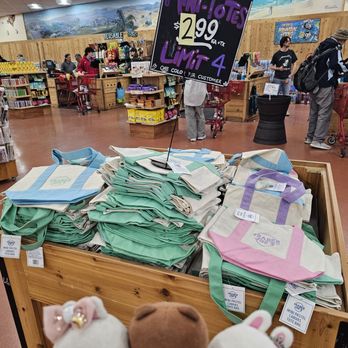 Trader Joe's - Pastel-colored mini tote bags on 5.6.25: all four colors were available. One of each color per customer was the limit. - Grocery Near Me - Woodland Hills, California