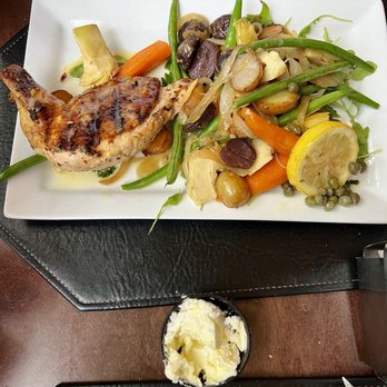 75 Chestnut - Chicken with vegetables - New American Near Me - Boston, Massachusetts 75 Chestnut - Chicken with vegetables - New American Near Me - Boston, Massachusetts