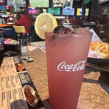 Bubba's 33 - Strawberry lemonade - American Near Me - Waco, Texas
