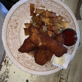 The Spread - Chicken and waffles - New American Near Me - Norwalk, Connecticut The Spread - Chicken and waffles - New American Near Me - Norwalk, Connecticut