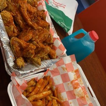 Harold's Chicken Shack - Chicken Wings Near Me - Chicago, Illinois