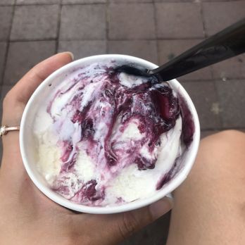 UConn Dairy Bar - Blueberry cheesecake - Ice Cream & Frozen Yogurt Near Me - Storrs, Connecticut UConn Dairy Bar - Blueberry cheesecake - Ice Cream & Frozen Yogurt Near Me - Storrs, Connecticut