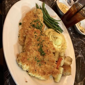 Grand Lux Cafe - Chicken royal - New American Near Me - Houston, Texas Grand Lux Cafe - Chicken royal - New American Near Me - Houston, Texas