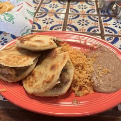 La Fiesta Grande - Delicious Chili Verde Gorditas! Yummy!