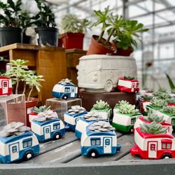 Delhi Flower & Garden Center