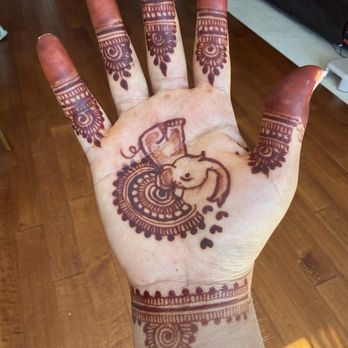 Art palette Creations - Henna art by Priya - Henna Artists Near Me Art palette Creations - Henna art by Priya - Henna Artists Near Me