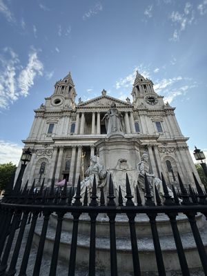 St. Paul's Cathedral by null