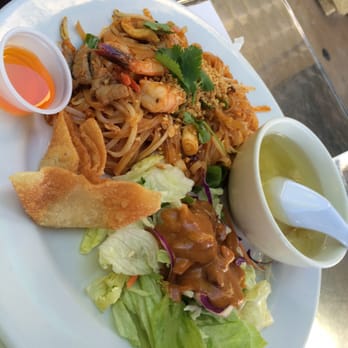 Thai Bamboo - Combination pad Thai lunch special - Thai Near Me - Northridge, California Thai Bamboo - Combination pad Thai lunch special - Thai Near Me - Northridge, California