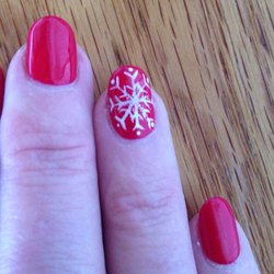 Petaluma Nails Salon - Kieu's beautiful snowflake