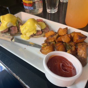 Dutch Freds - Steak and Eggs Brunch - Cocktail Bars Near Me - New York, New York