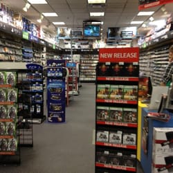 EB Games - Interior