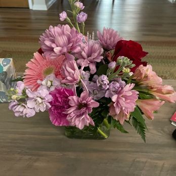 Bud & Bloom Florist Boutique and Home - Cheerful and bright birthday flowers - Florists Near Me - Franklin, Indiana Bud & Bloom Florist Boutique and Home - Cheerful and bright birthday flowers - Florists Near Me - Franklin, Indiana