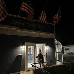 The Malibu Country Inn - Checking In.
