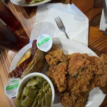 Golden Girls Restaurant - Broasted chicken, loaded baked potatoe, green beans, and chicken salad. - American Near Me - Clinton, Tennessee Golden Girls Restaurant - Broasted chicken, loaded baked potatoe, green beans, and chicken salad. - American Near Me - Clinton, Tennessee