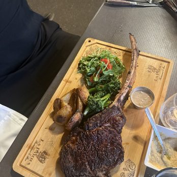 La Parra Restaurant & Bar - Tomahawk - Mediterranean Near Me - Berwyn, Illinois La Parra Restaurant & Bar - Tomahawk - Mediterranean Near Me - Berwyn, Illinois