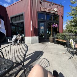 Tumalo Coffeehouse - Outside patio