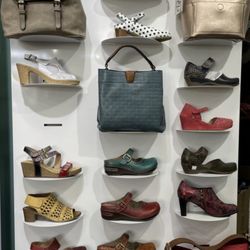Elias Shoes - Unbelievable amount of good shoes for your feet!