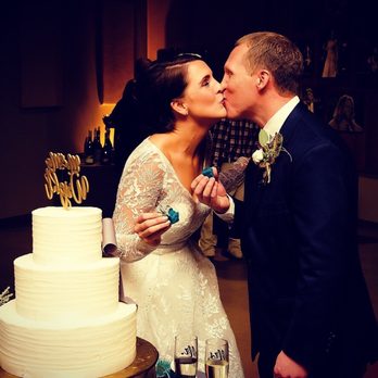 Cakeitecture Bakery - a bride and groom kissing - Bakeries Near Me - Opelika, Alabama Cakeitecture Bakery - a bride and groom kissing - Bakeries Near Me - Opelika, Alabama