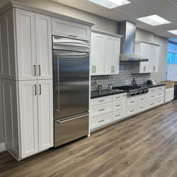 Salajean Construction & Services Co - Kitchen cabinets