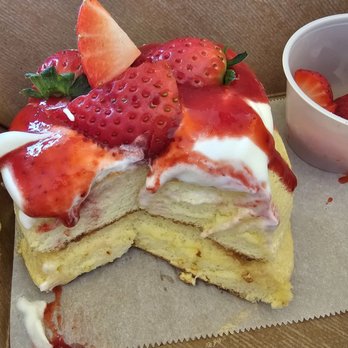Fluffy Fluffy Dessert Cafe - Strawberry japanese pancakes - Desserts Near Me - Orlando, Florida Fluffy Fluffy Dessert Cafe - Strawberry japanese pancakes - Desserts Near Me - Orlando, Florida