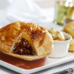 Garfield Hotel - Dining Cuisine