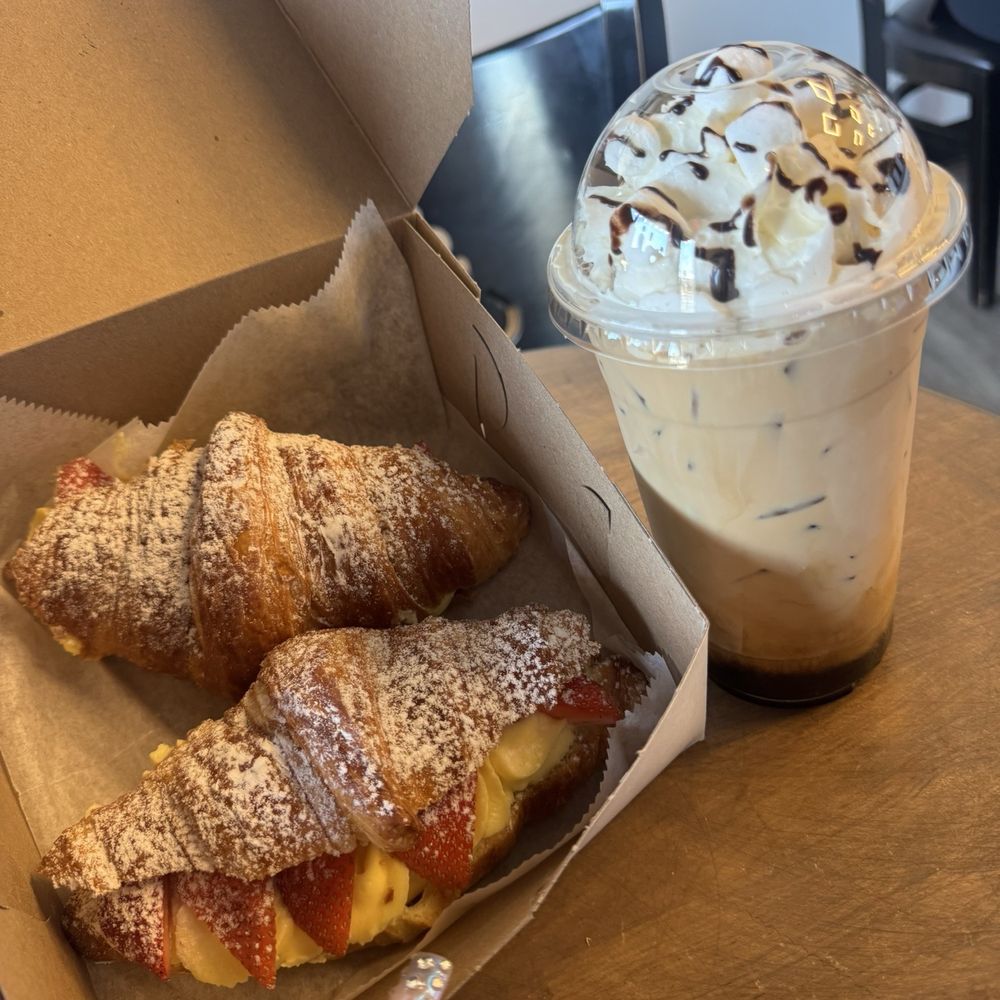 Ardour Bakery + Coffee - Croissant with fruit & Coffee - Coffee & Tea Near Me - Ridley Park, Pennsylvania