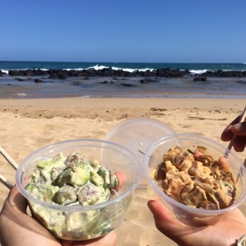 Maha'ulepu Beach - Poke lunch at the beach - Beaches Near Me - Koloa, Hawaii