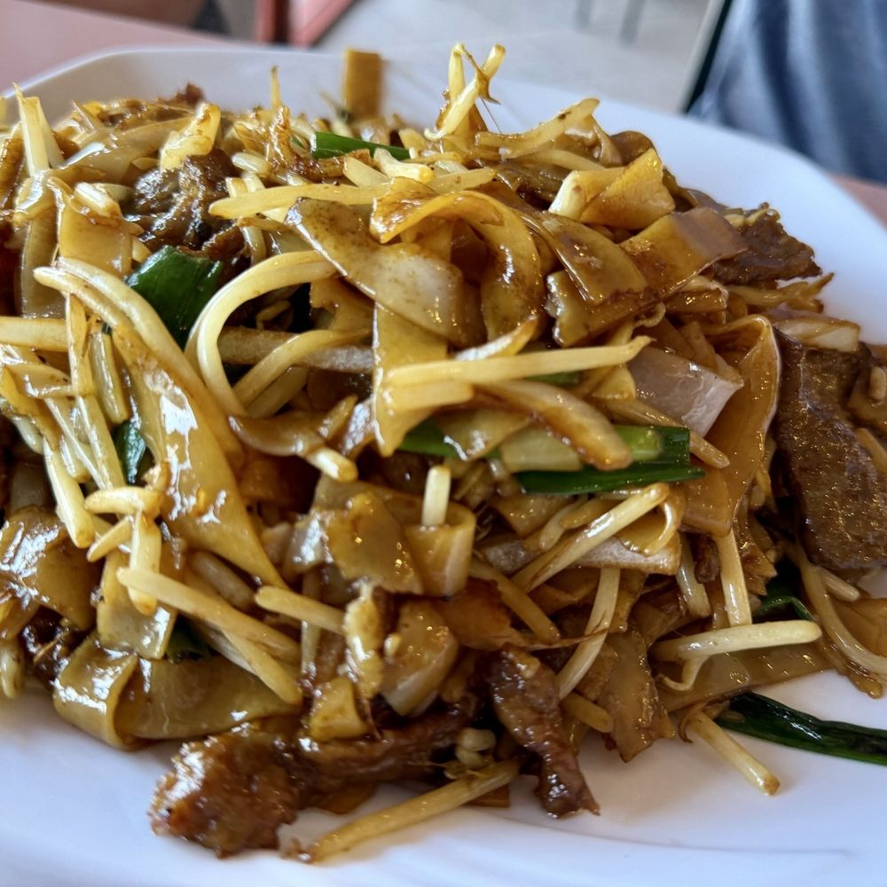 Best Hong Kong Dining - Beef Chow Fun - dried style - Chinese Near Me - Mesa, Arizona