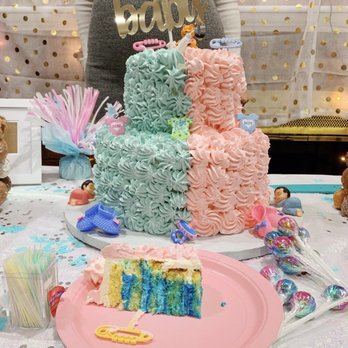 Landmark Bakery - Gender reveal cake - Bakeries Near Me - Alexandria, Virginia