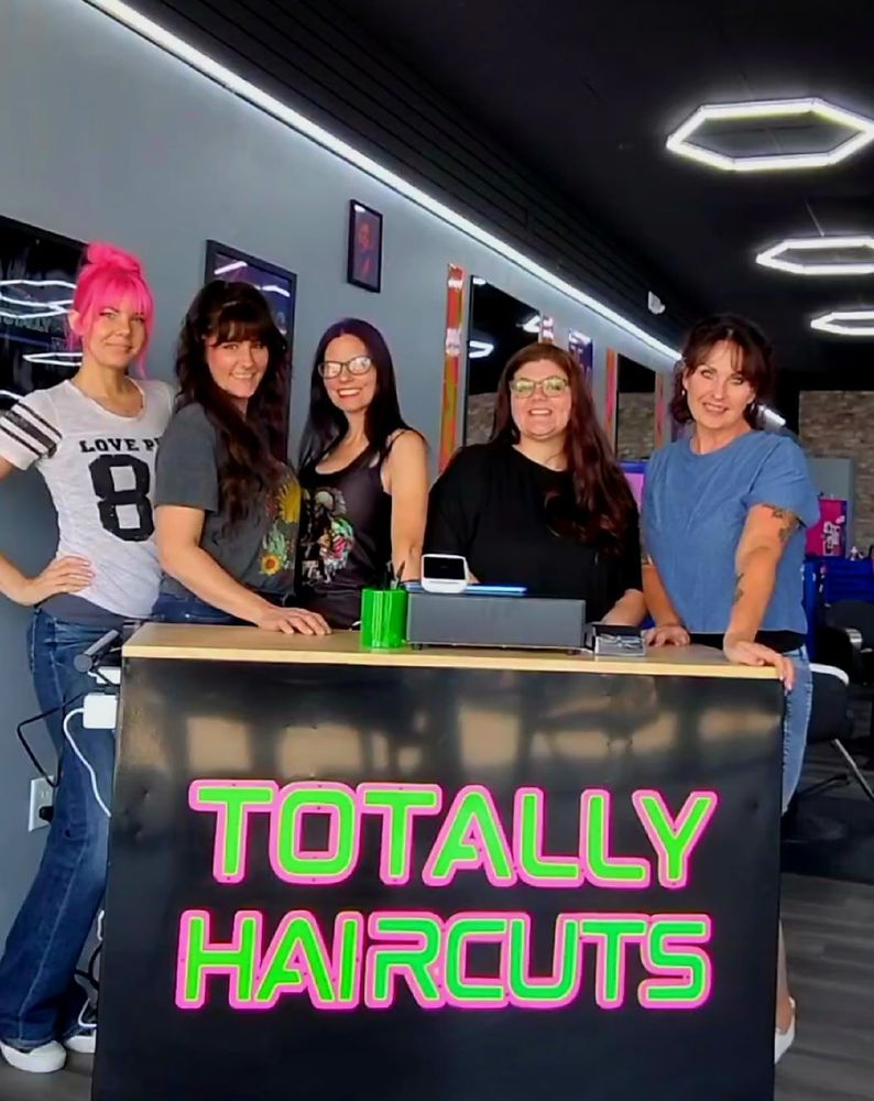 Totally Haircuts Logo