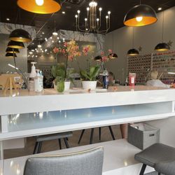 Zen Nails & Spa - Dry bar