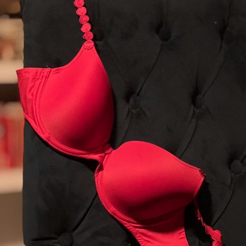 Busted Bra Shop - Classic Marie Jo. Meet Tom! - Lingerie Near Me - Chicago, Illinois Busted Bra Shop - Classic Marie Jo. Meet Tom! - Lingerie Near Me - Chicago, Illinois