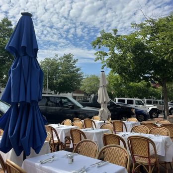 Le Charlot - Exterior - French Near Me - Southampton, New York Le Charlot - Exterior - French Near Me - Southampton, New York