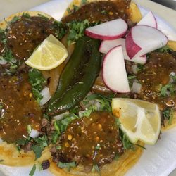 El Sombrero Taco Truck - Carne asada tacos with everything
Carne asada tacos con todo