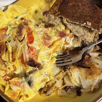 Osito's Kitchen - Bacon tomato and cheese omelet, home fries, Side Scrapple - Desserts Near Me - Parkesburg, Pennsylvania Osito's Kitchen - Bacon tomato and cheese omelet, home fries, Side Scrapple - Desserts Near Me - Parkesburg, Pennsylvania