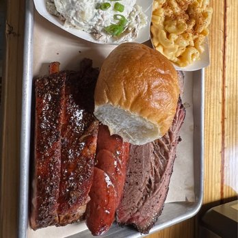 LocalCraft BBQ - Sliced brisket, jalapeño cheddar sausage, ribs, potato salad and Mac n cheese. - Barbeque Near Me - Newark, Texas LocalCraft BBQ - Sliced brisket, jalapeño cheddar sausage, ribs, potato salad and Mac n cheese. - Barbeque Near Me - Newark, Texas