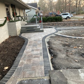 Deem Landscaping - New paved sidewalk - Landscaping Near Me - Urbana, Illinois Deem Landscaping - New paved sidewalk - Landscaping Near Me - Urbana, Illinois