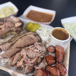 Gilligan’s on the Bend - 3 Meat plate