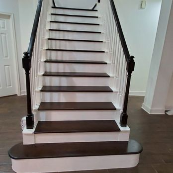Martinez Wood Flooring - a staircase in a home - Flooring Near Me - Humble, Texas Martinez Wood Flooring - a staircase in a home - Flooring Near Me - Humble, Texas