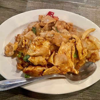 Tho One Thai Eatery - Pad Kee Mao medium spicy - Thai Near Me - La Verne, California