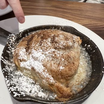 Kanela Breakfast Club - Cinnamon roll - Breakfast & Brunch Near Me - Chicago, Illinois