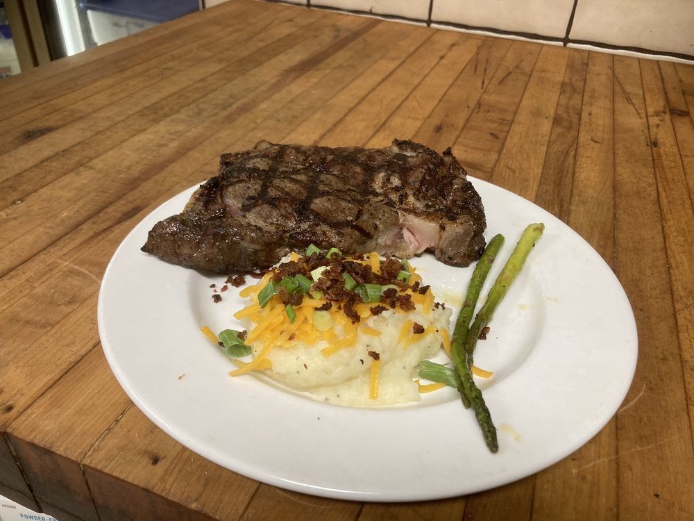 THE RIB STEAKHOUSE 497 Hwy 112, Cassville, Missouri Lounges