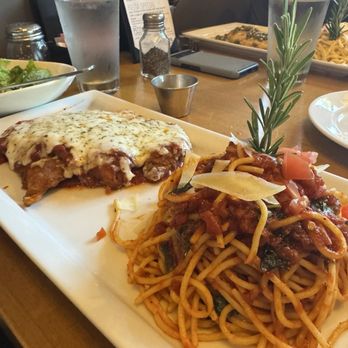 Pinocchio's Pizza - Chicken Parmigiana - Pizza Near Me - Pasadena, California