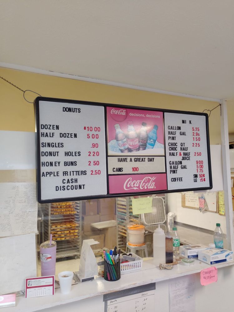 Red's Donut Shop Logo