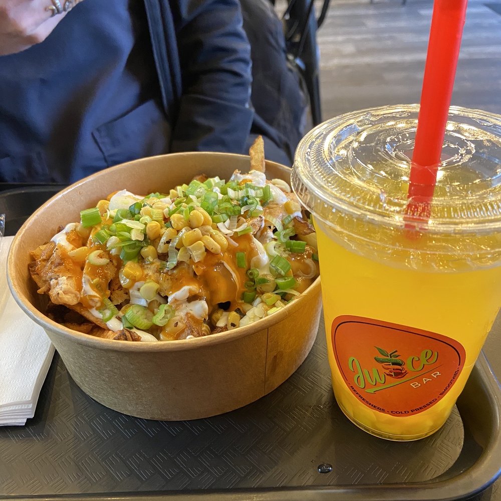 Buffalo chicken Poutine