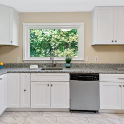 Ellen Coleman - Re/Max Realty Centre - Home for sale on Verona Ct. (Kitchen)