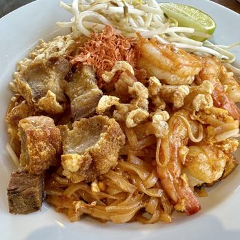 Kwan Kitchen - Kwan's Pad Thai - Thai Near Me - Pasadena, California