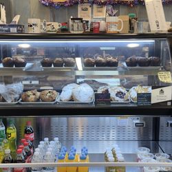 Buckin' Bean - Pastry and cold case