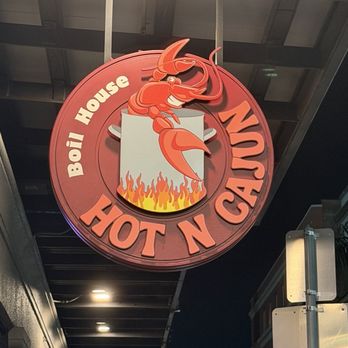 Hot N Cajun - Outside sign - Seafood Near Me - New Orleans, Louisiana