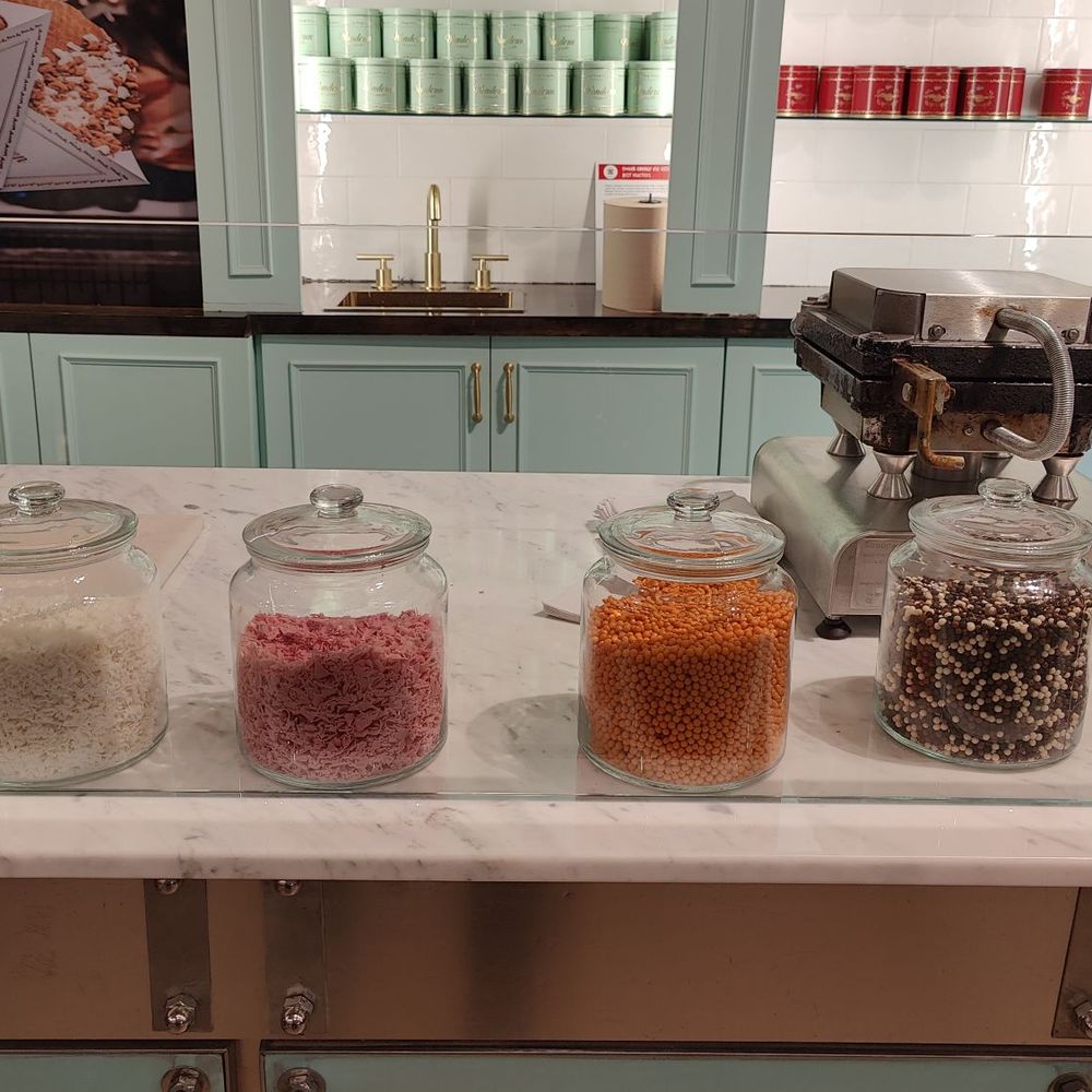 Wonderen Stroopwafels - Toppings - Desserts Near Me - New York, New York
